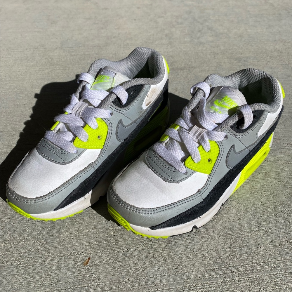 Nike Air Max 90 Sneakers